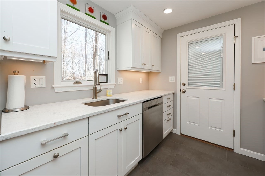 87 Monadnock Road Worcester, MA 01605 - Photo 14 of 35 Gallery Image 14