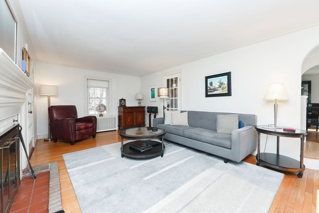 87 Monadnock Road Worcester, MA 01605 - Photo 3 of 35 Gallery Image 3