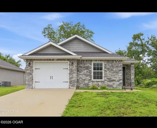 $1,385 | 1604 South Minnesota Avenue, Joplin, MO 64804