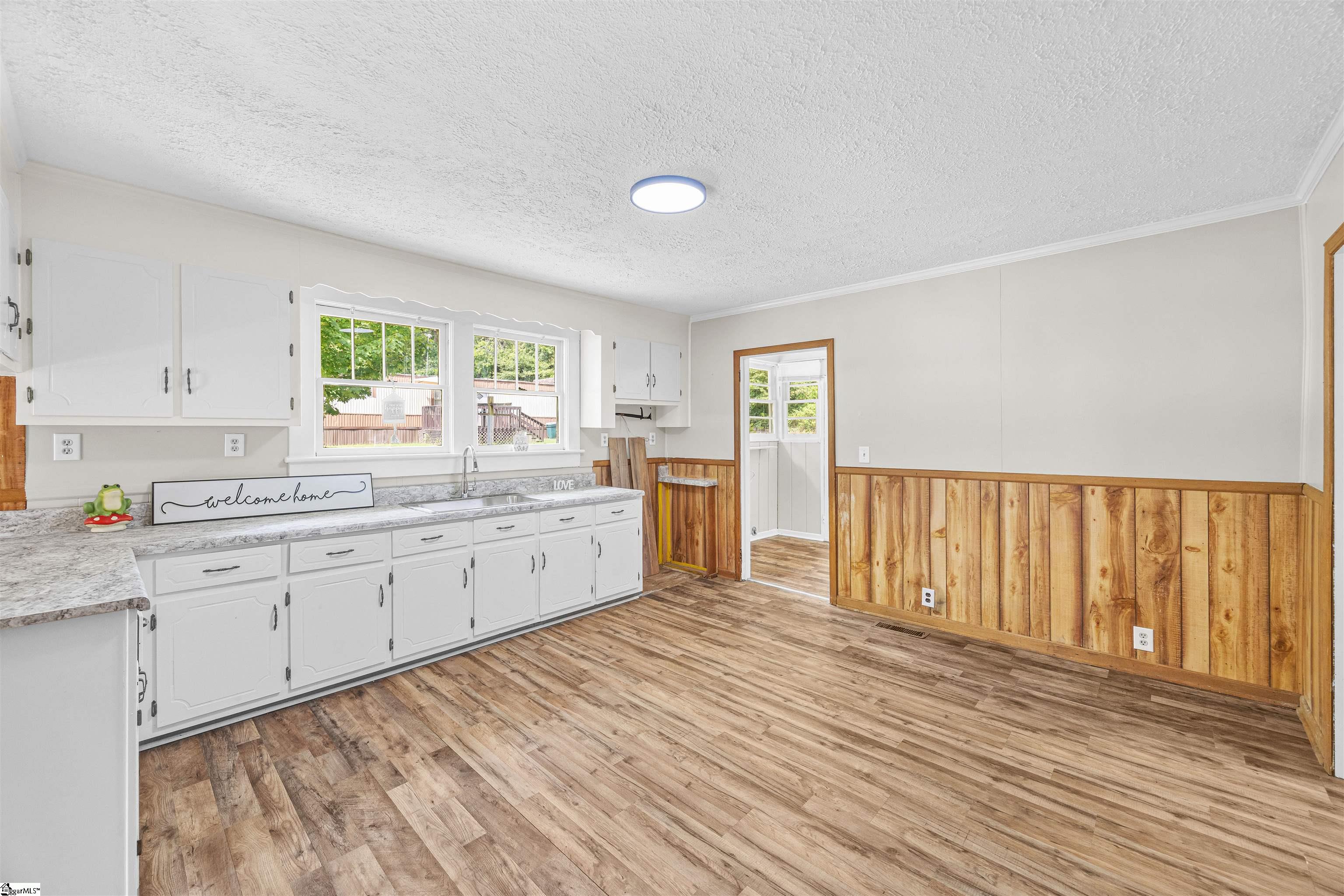 704 Slater Road Marietta, SC 29661 - Photo 10 of 20