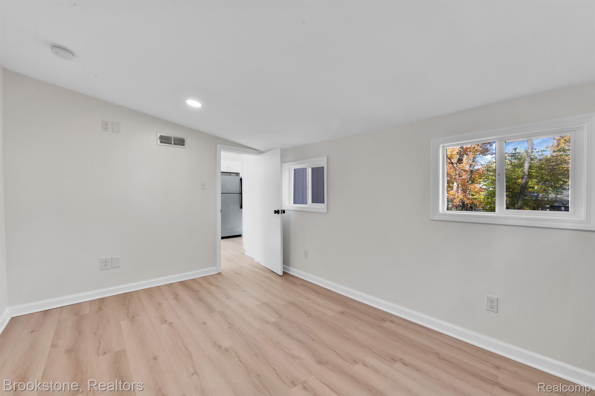 7375 Lakewood Road Lexington, MI 48450 - Photo 17 of 23 Gallery Image 17