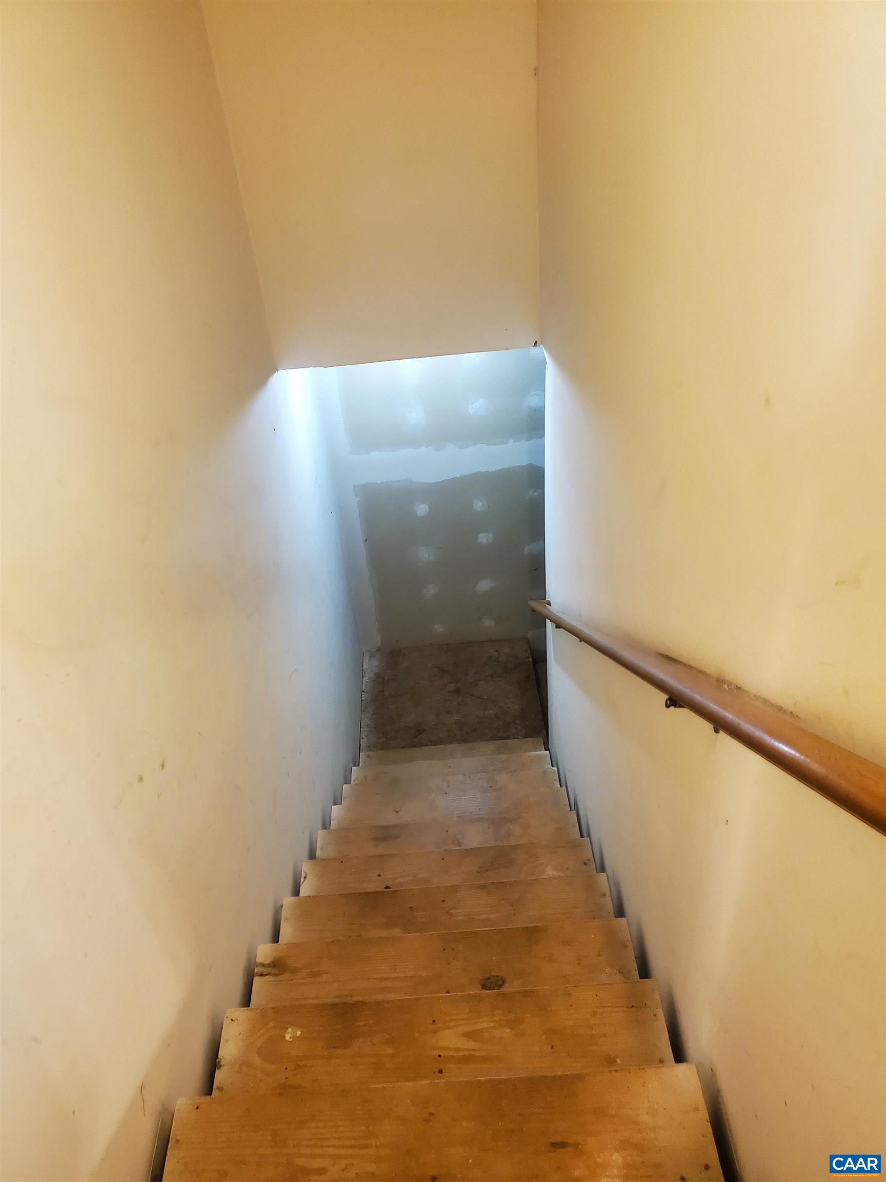 671 Creek Road Troy, VA 22974 - Photo 35 of 64 Look at all this Closet space