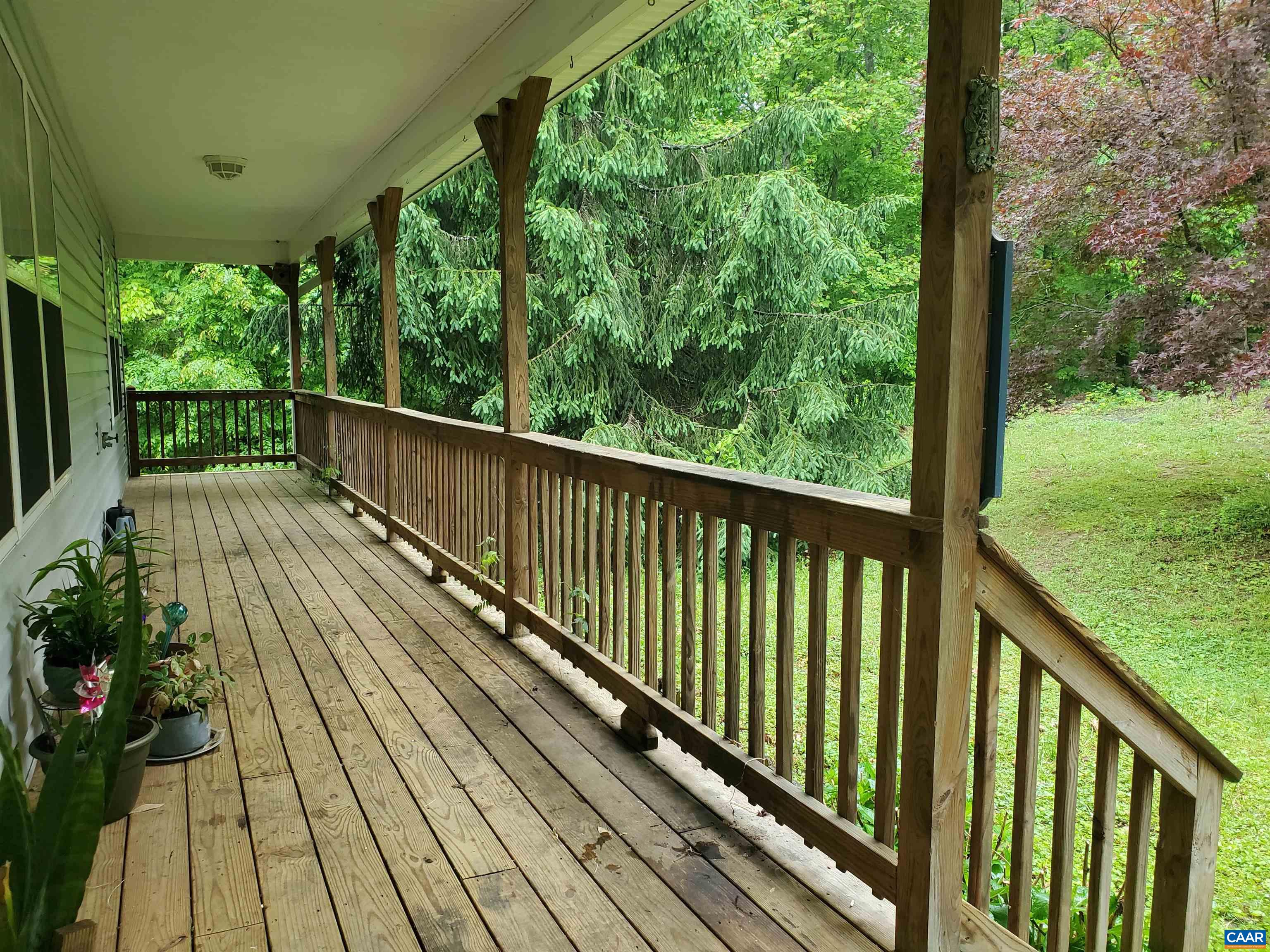 671 Creek Road Troy, VA 22974 - Photo 5 of 64 To the Right