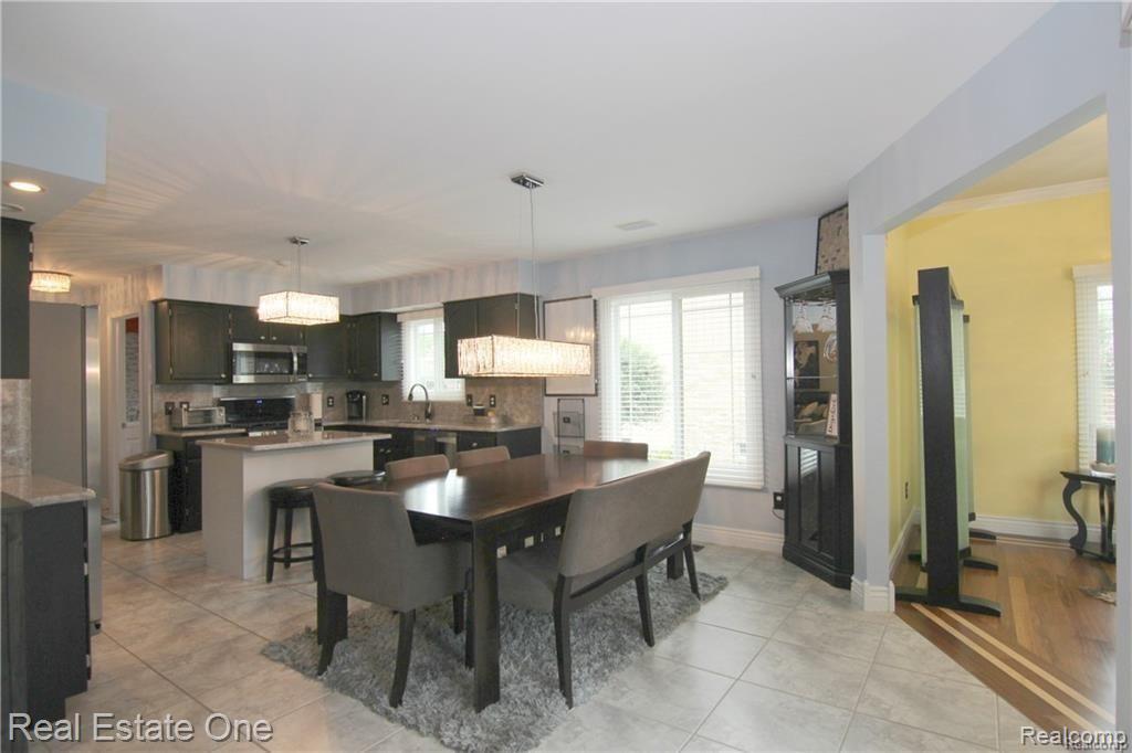 969 Maidstone Drive Rochester, MI 48307 - Photo 6 of 34 6.jpg