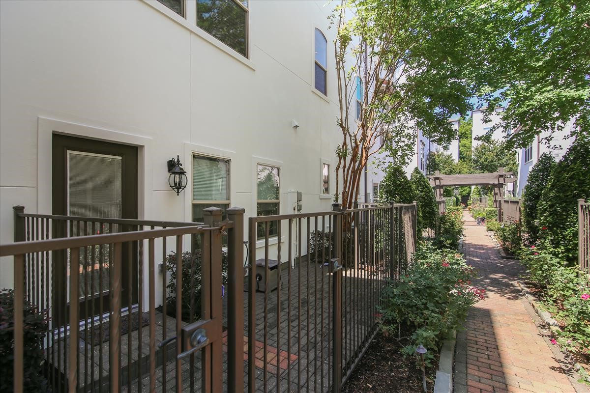 4214 Dickson Street Houston, TX 77007 - Photo 22 of 31
