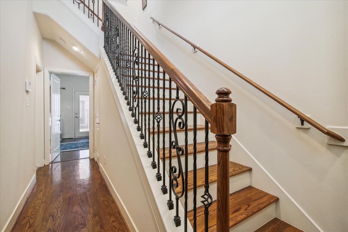 4214 Dickson Street Houston, TX 77007 - Photo 3 of 31