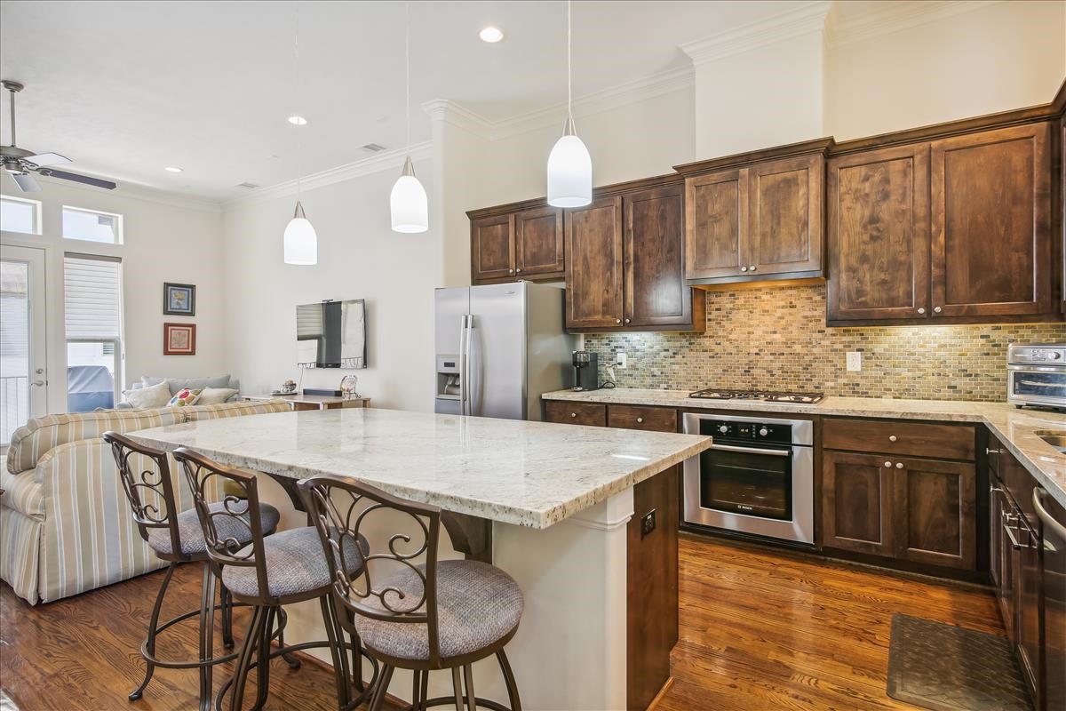 4214 Dickson Street Houston, TX 77007 - Photo 9 of 31
