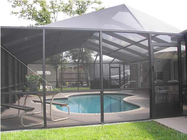 5946 Ridgeview Drive Milton, FL 32570 - Photo 6 of 19 Screened area 30x40