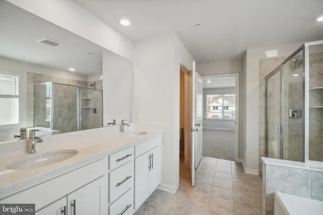 $699,990 | 5 Comes Rdg Court, Rosedale, MD 21237