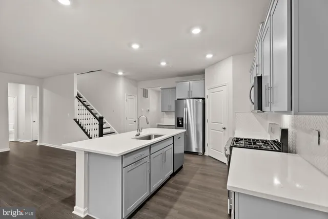 $669,990 | 5 Comes Rdg Court, Rosedale, MD 21237