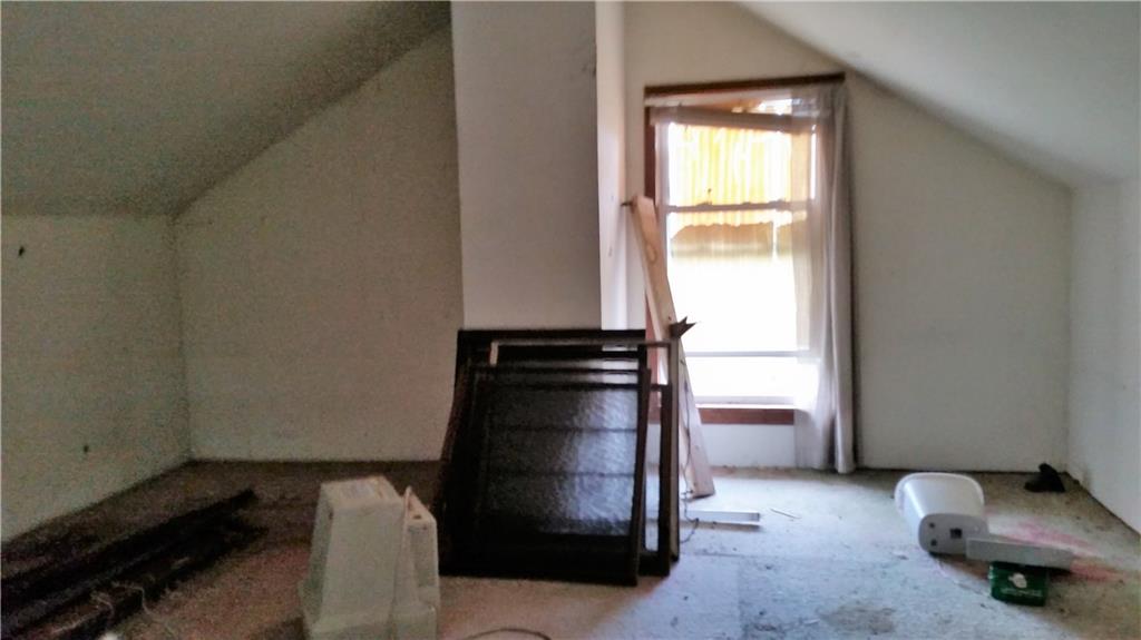 140 Maple Street Rochester, PA 15074 - Photo 10 of 15 SECOND FLOOR BEDROOM
