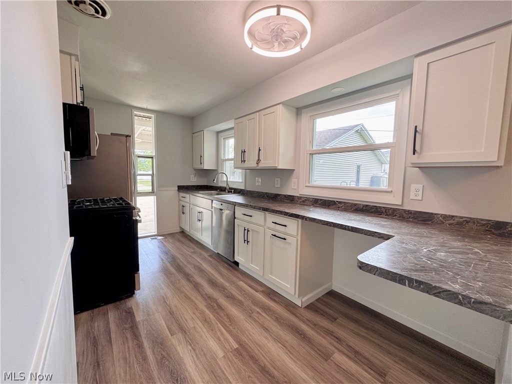 1723 Lander Road Mayfield Heights, OH 44124 - Photo 11 of 25