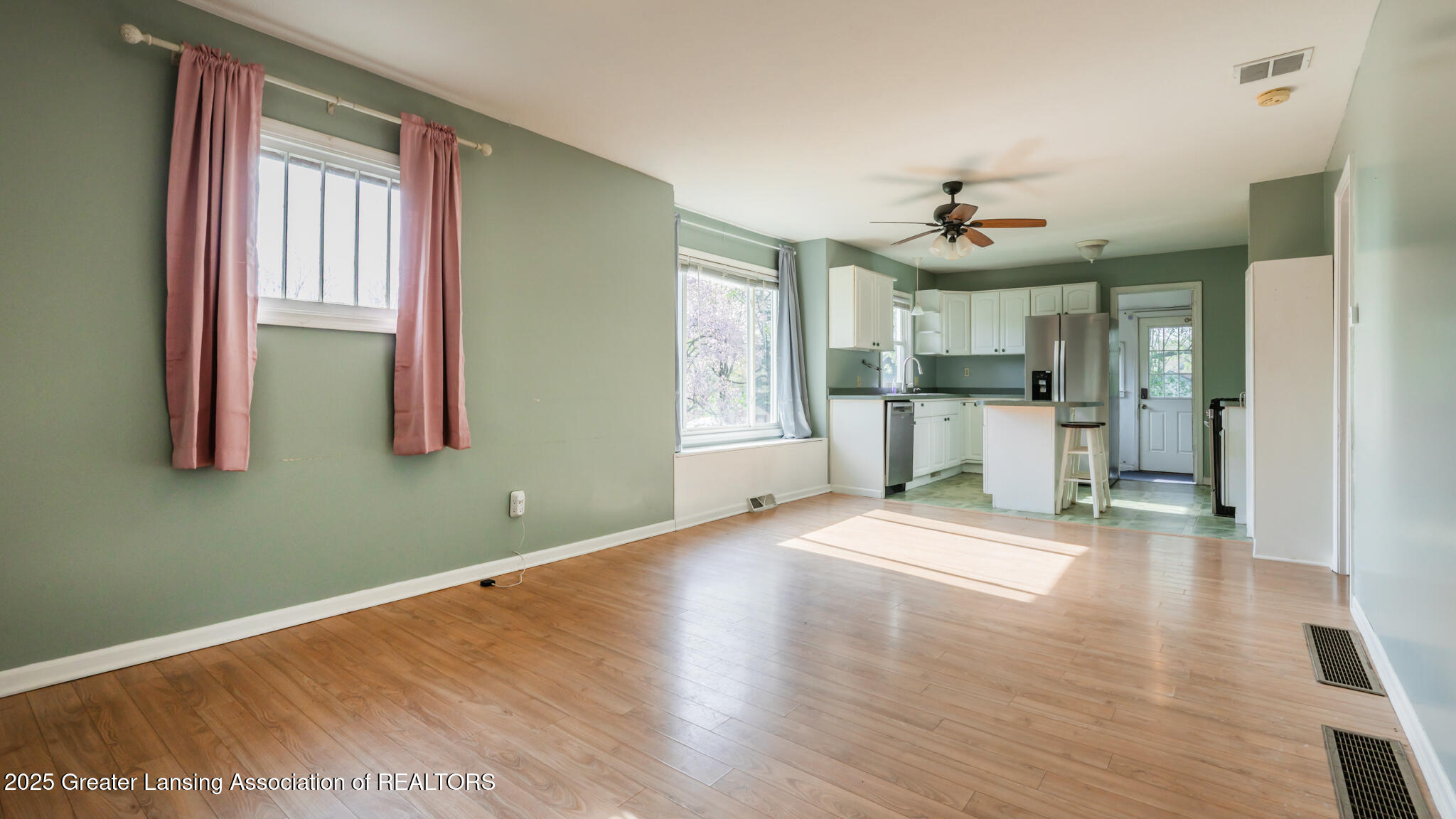 724 East Cavanaugh Road Lansing, MI 48910 - Photo 5 of 24 724ECavanaugh05