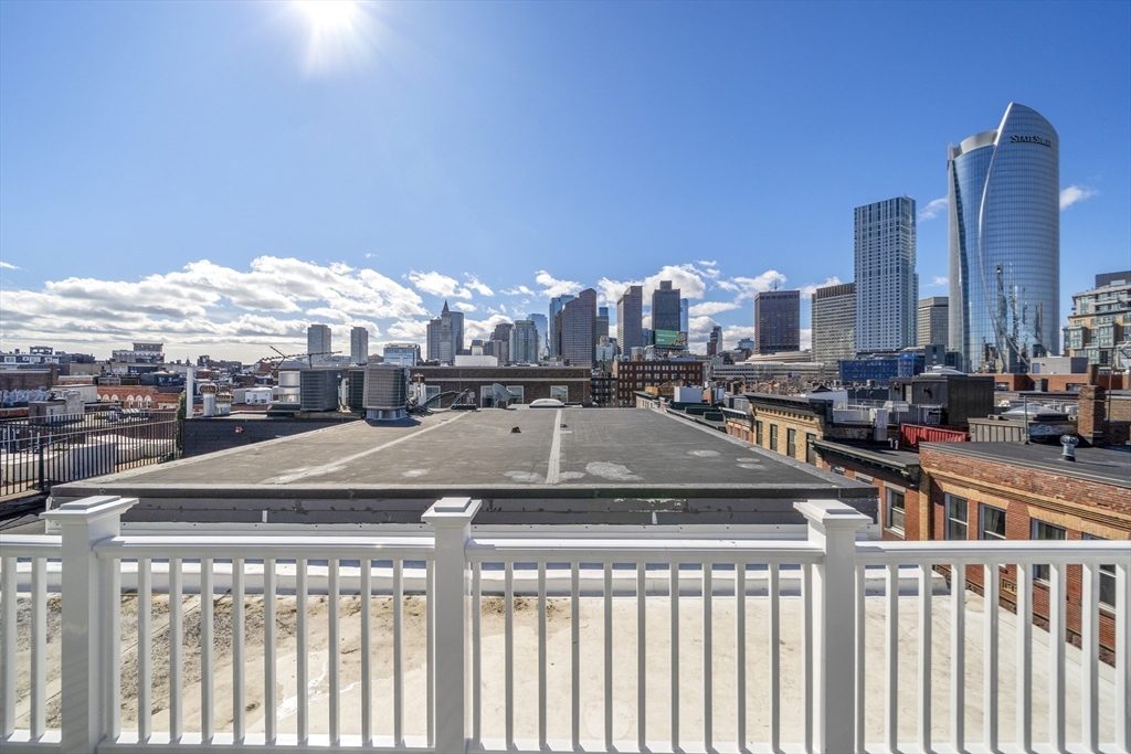 51 North Margin Street, Unit 4 Boston, MA 02113 - Photo 1 of 14