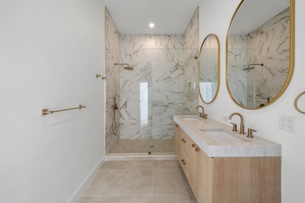51 North Margin Street, Unit 4 Boston, MA 02113 - Photo 11 of 14