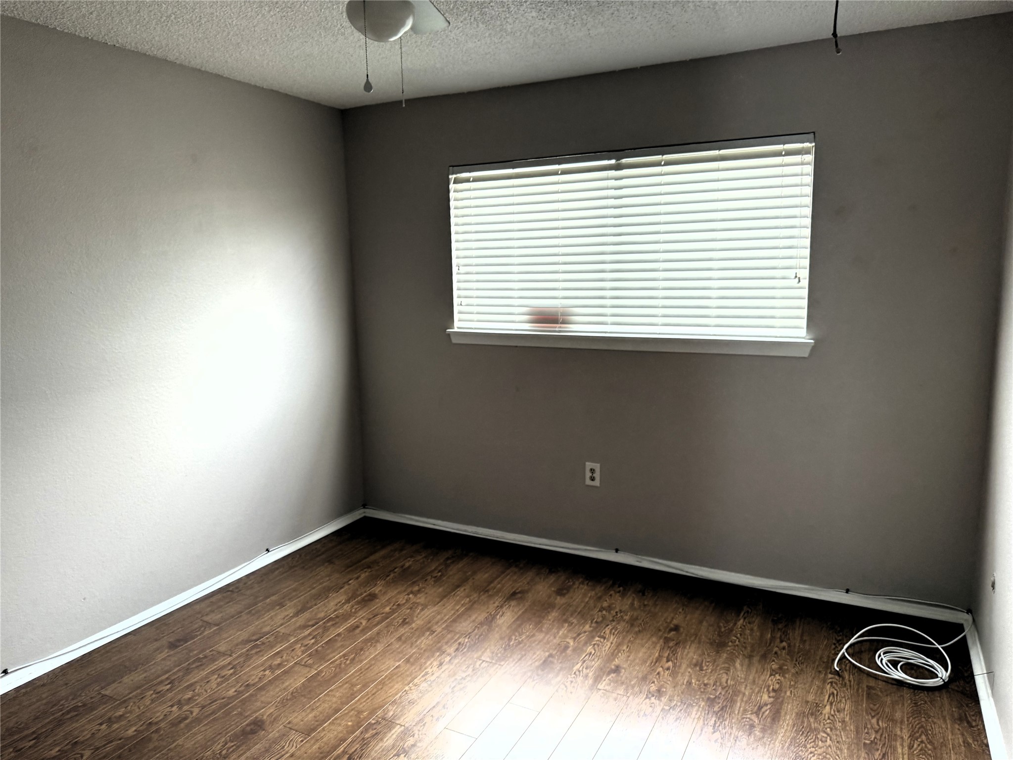 62 Evanston Street, Unit 2/5 Houston, TX 77015 - Photo 22 of 24 an empty room with a window