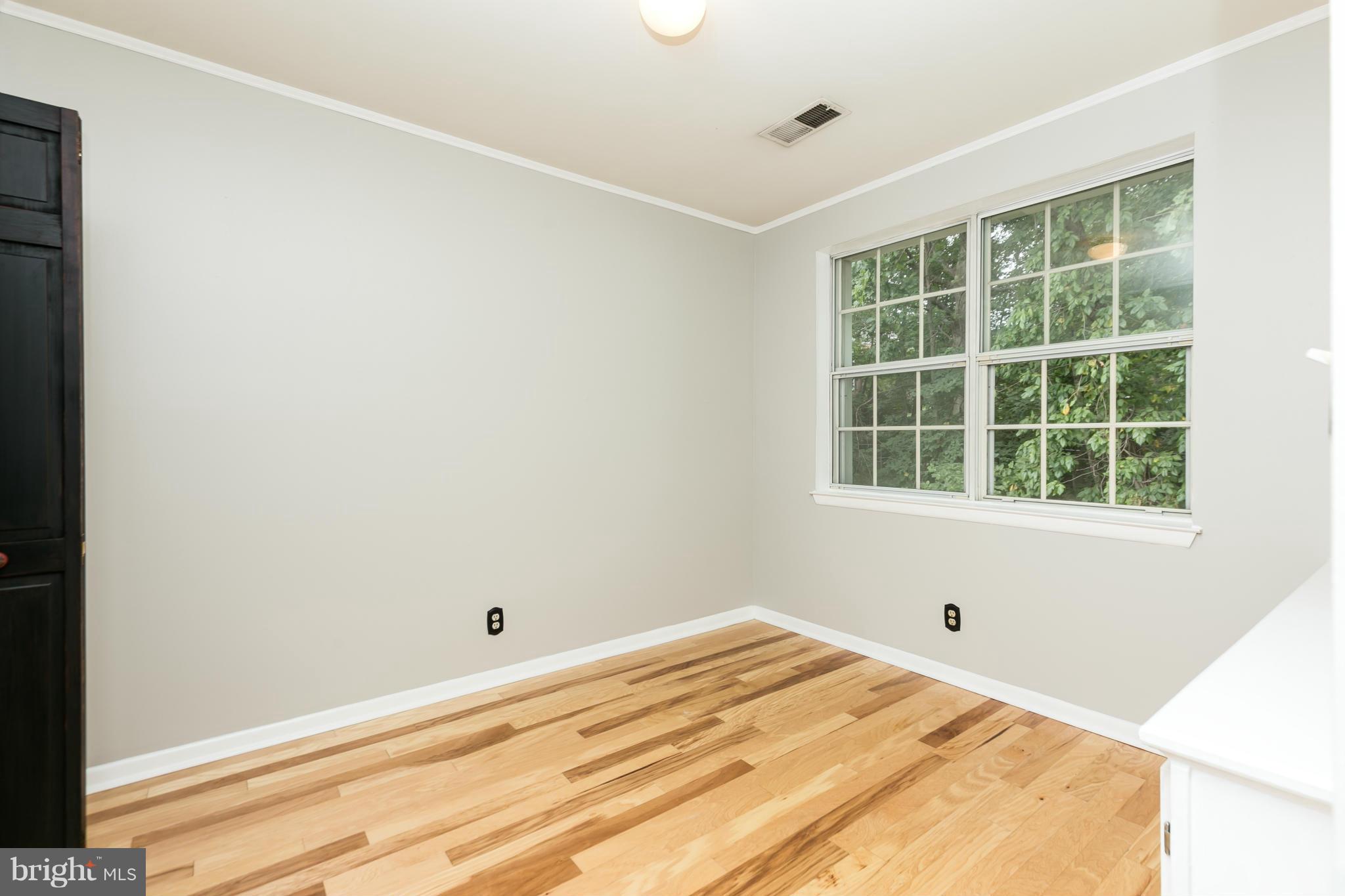 4637 28th Road South, Unit B Arlington, VA 22206 - Photo 20 of 23 Bedroom
