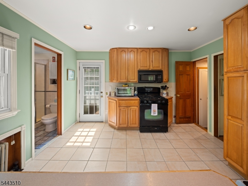39 Union Place Bloomfield, NJ 07003 - Photo 12 of 35