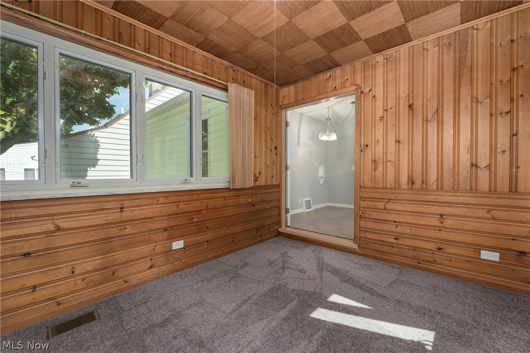 16205 Munn Road Cleveland, OH 44111 - Photo 16 of 34 Gallery Image 16