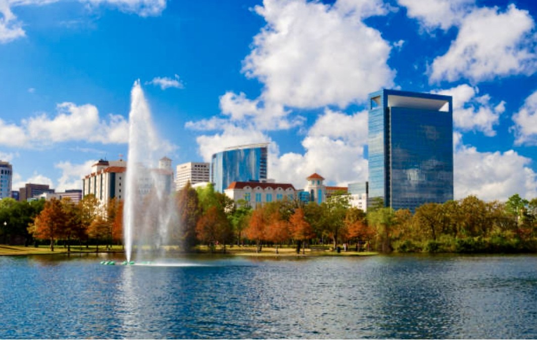 2010 St Charles Street Houston, TX 77003 - Photo 32 of 44 a front view of a house with a yard