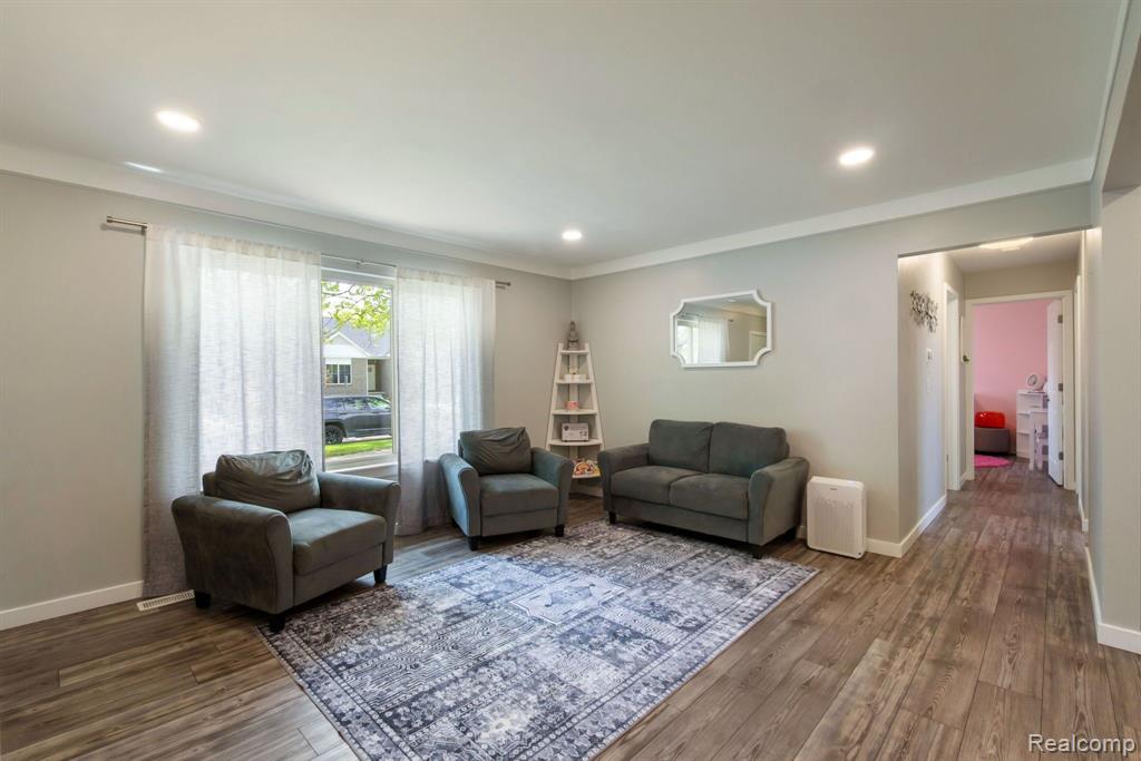 708 Merrimac Road Canton, MI 48188 - Photo 8 of 41 Gallery Image 8