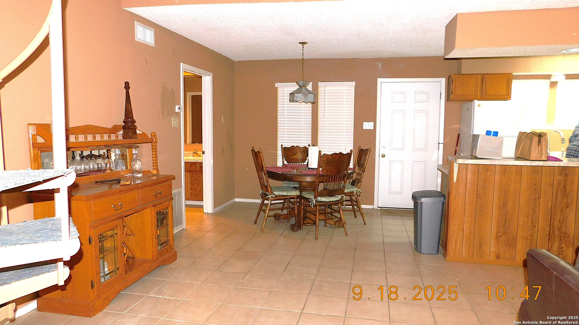 3 Gansky Lane Pleasanton, TX 78064 - Photo 39 of 45 a dining room with furniture and large windows