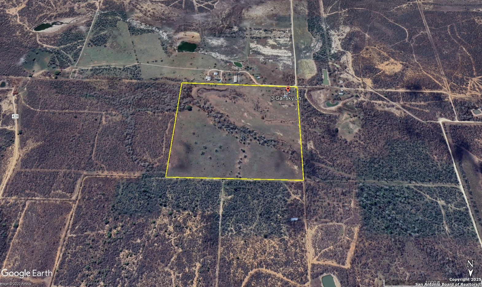 3 Gansky Lane Pleasanton, TX 78064 - Photo 5 of 45 a view of a bathroom sink