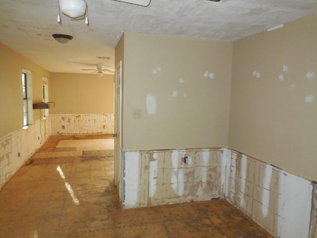 1104 Foreman Road Doyline, LA 71023 - Photo 4 of 11 a view of hallway with a bathroom