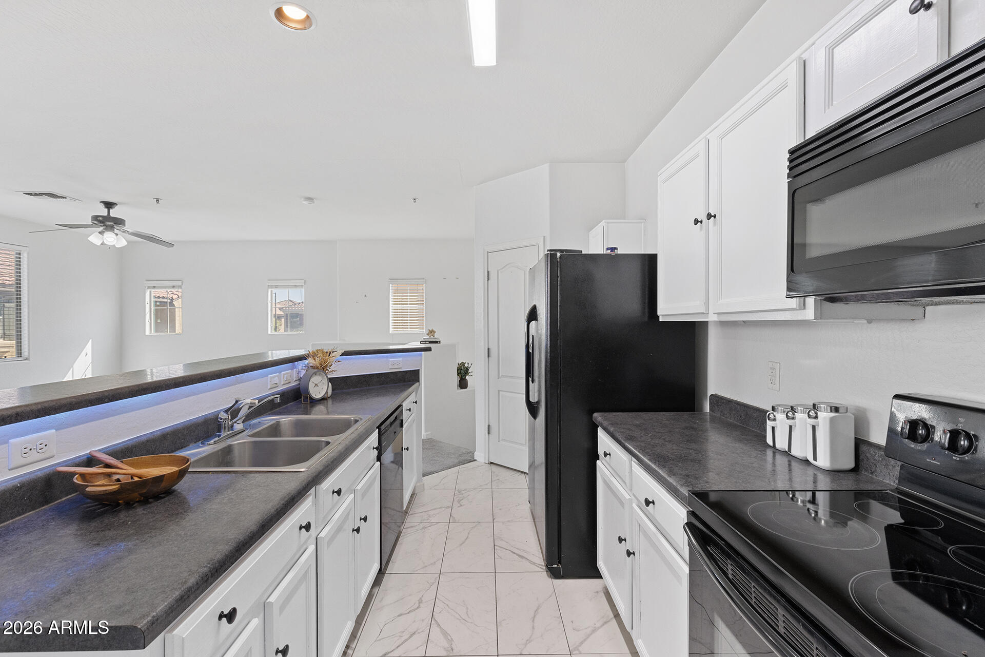 8189 West Groom Creek Road Phoenix, AZ 85043 - Photo 19 of 37 24
