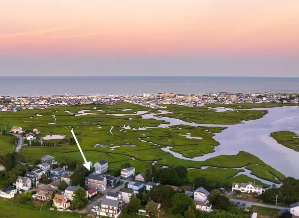 $1,225,000 | 6 Cora Avenue, Hampton, NH 03842