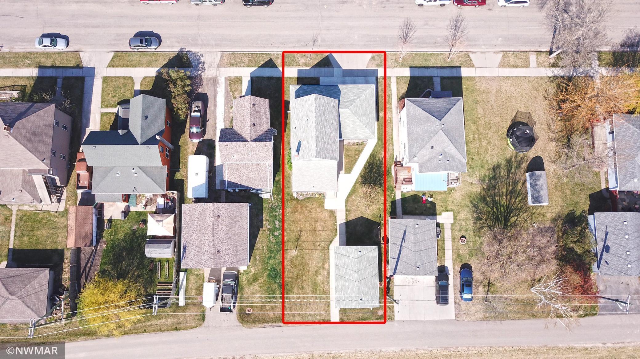 225 Lincoln Avenue Crookston, MN 56716 - Photo 3 of 14