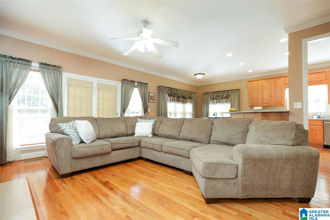 306 Lake View Circle Riverside, AL 35135 - Photo 9 of 35