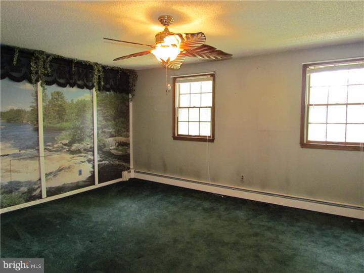 953 Sweetbriar Road Perkasie, PA 18944 - Photo 17 of 25
