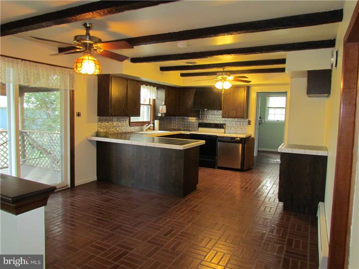 953 Sweetbriar Road Perkasie, PA 18944 - Photo 3 of 25