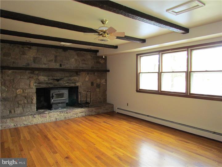 953 Sweetbriar Road Perkasie, PA 18944 - Photo 4 of 25