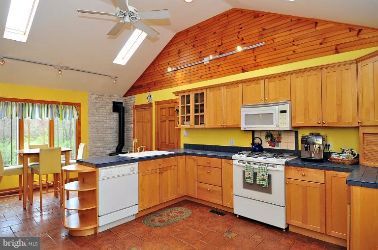 10841 Braeburn Road Columbia, MD 21044 - Photo 13 of 30 Kitchen