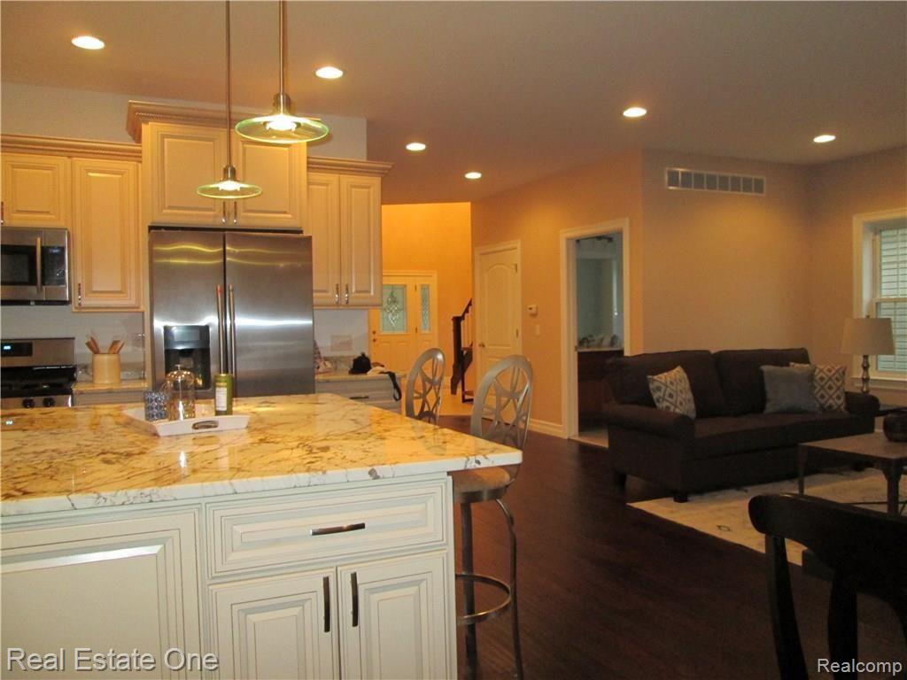 57 Maywood Avenue Pleasant Ridge, MI 48069 - Photo 8 of 44 IMG_0003.jpg