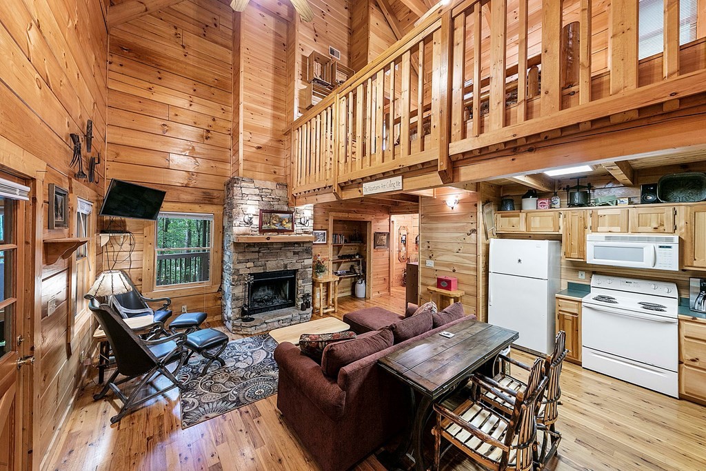 3613 Cove Mountain Road Pigeon Forge, TN 37862 - Photo 6 of 29 Gallery Image 6