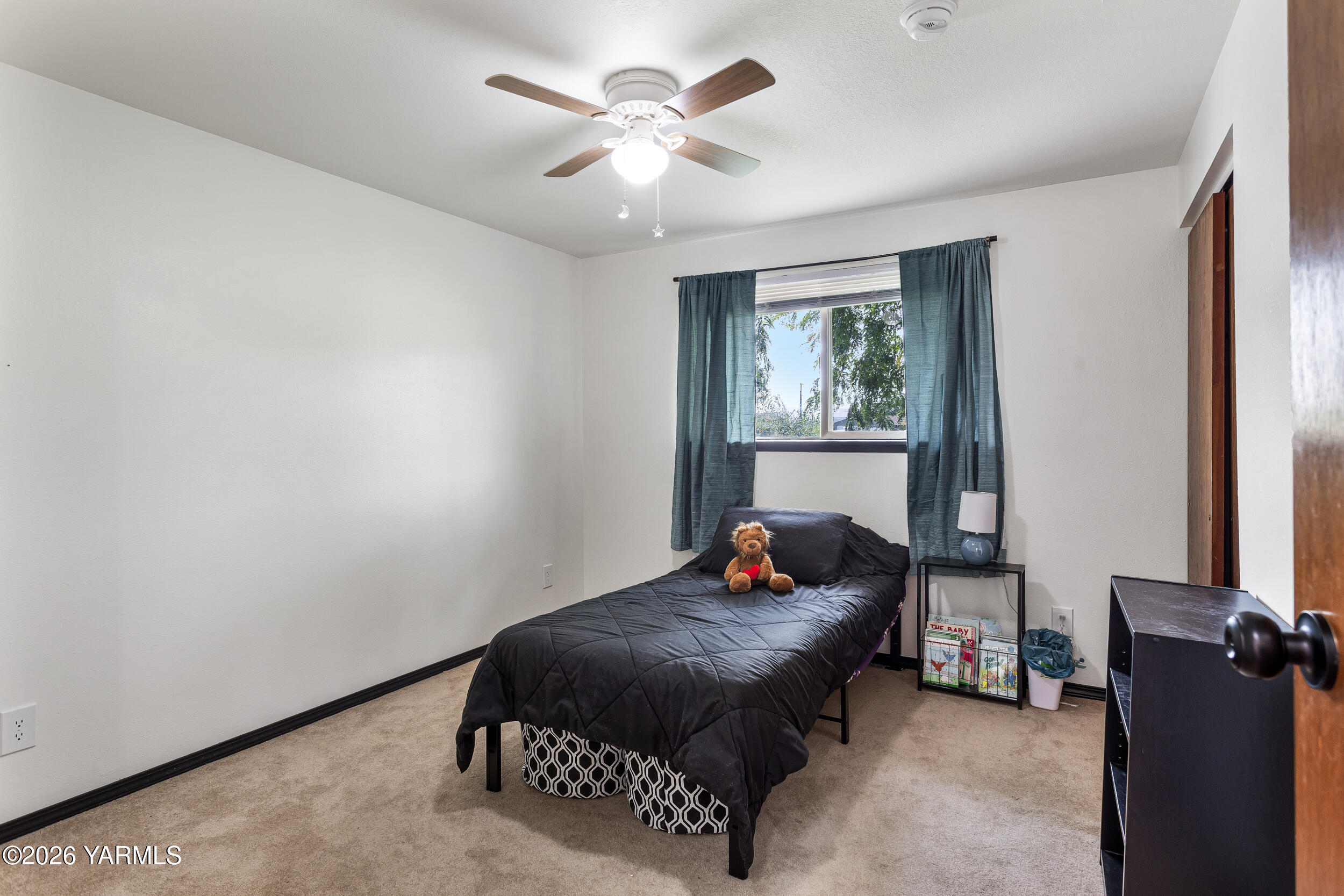 3361 Rosenkranz Road Tieton, WA 98947 - Photo 24 of 49 Secondary Bedroom