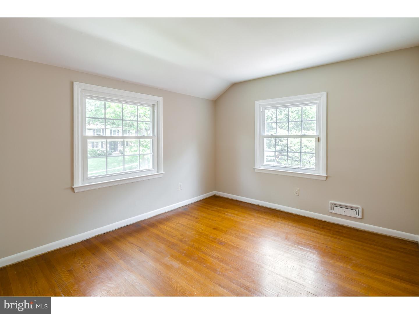 121 Farmington Road Cherry Hill, NJ 08034 - Photo 13 of 25 Gallery Image 13