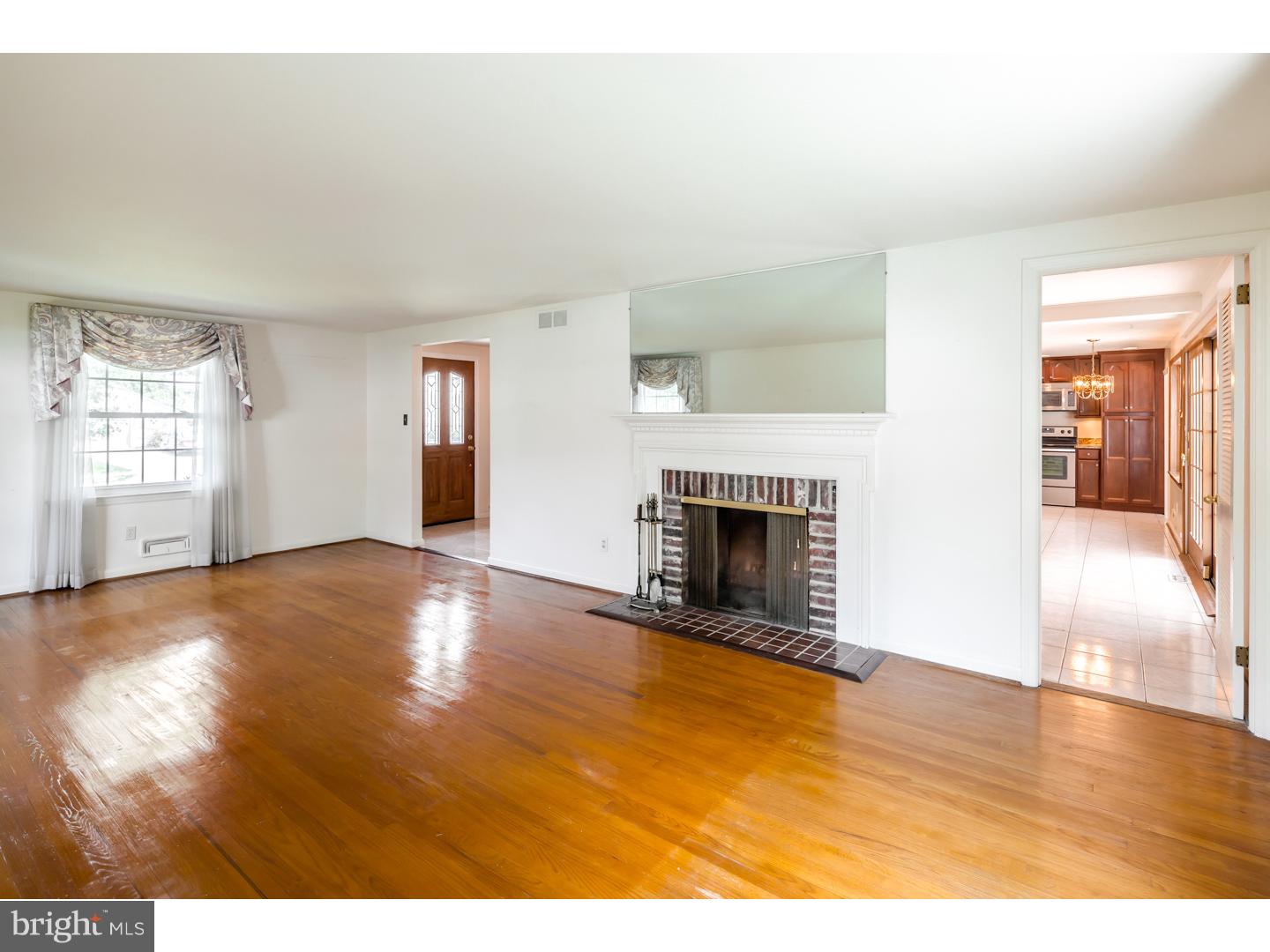 121 Farmington Road Cherry Hill, NJ 08034 - Photo 4 of 25 Gallery Image 4