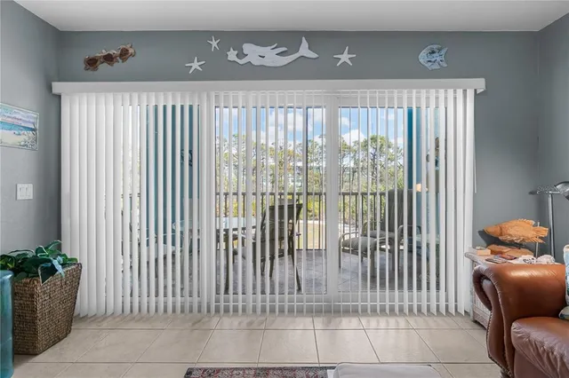 a view of a livingroom with furniture