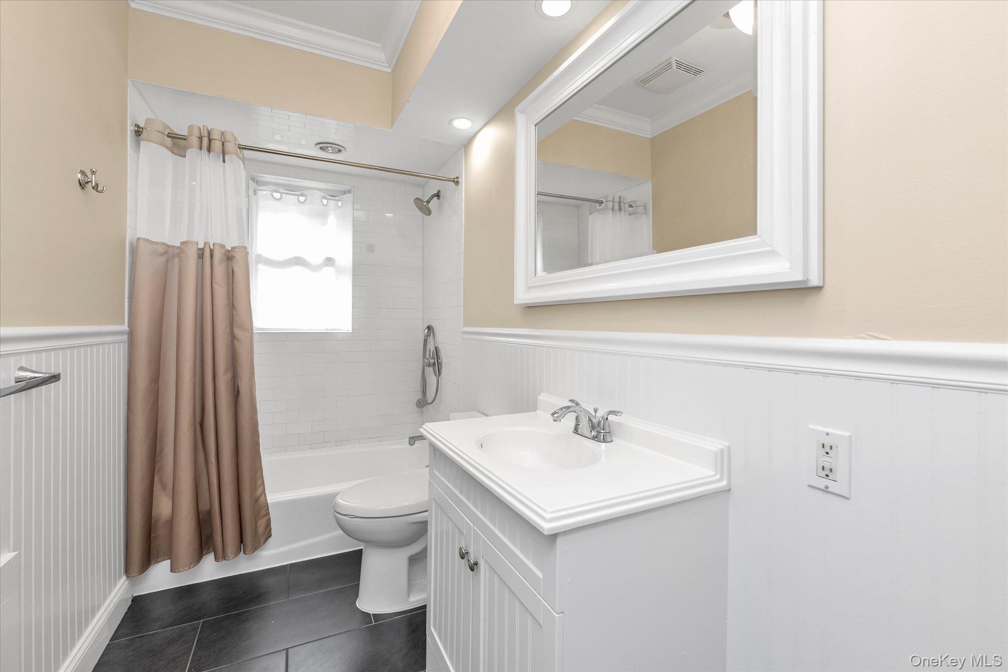 3080 Roxbury Road Oceanside, NY 11572 - Photo 15 of 21