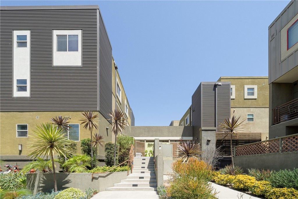 2976 Ripple Place, Unit 201 Los Angeles, CA 90039 - Photo 2 of 19 a front view of a house with a yard