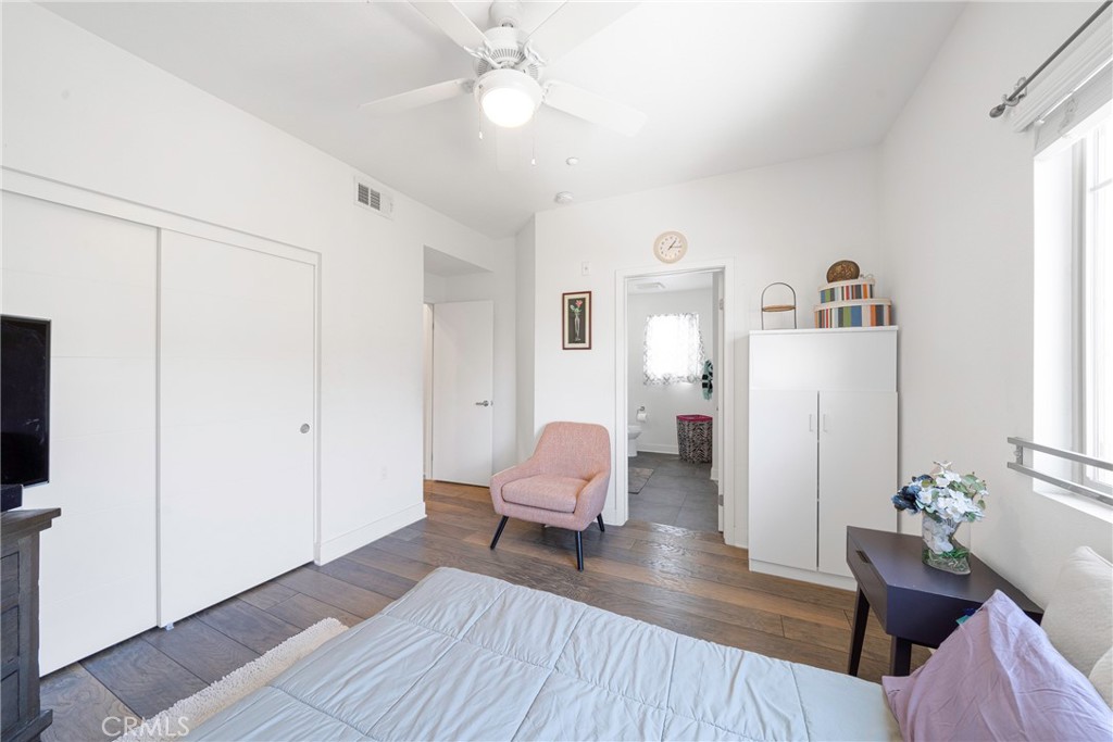 2976 Ripple Place, Unit 201 Los Angeles, CA 90039 - Photo 8 of 19 a living room with furniture and a wooden floor