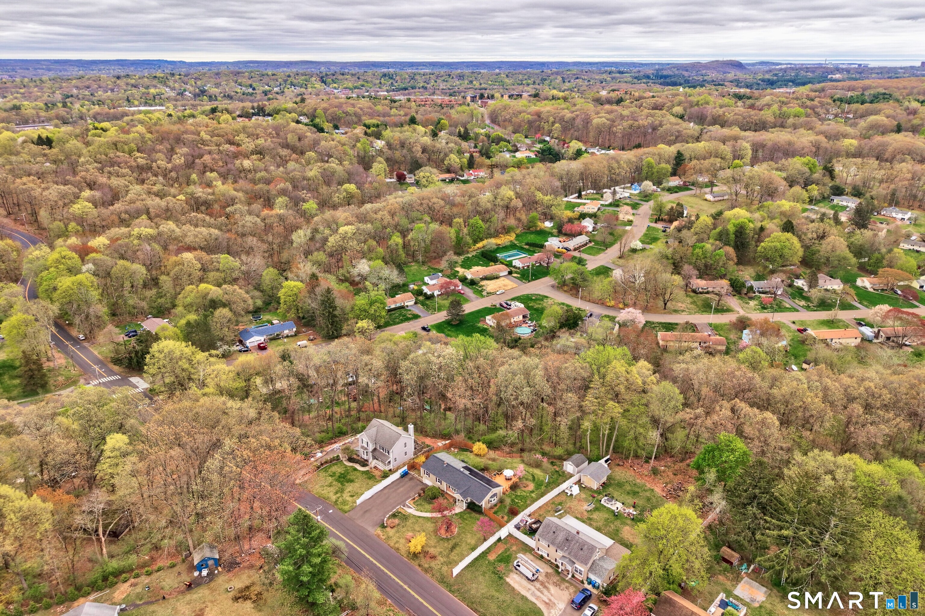 250 4 Rod Road Hamden, CT 06514 - Photo 3 of 40