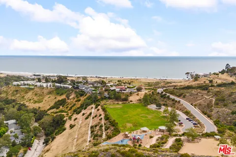 $2,988,000 | 6005 Paseo Cyn Drive, Malibu, CA 90265