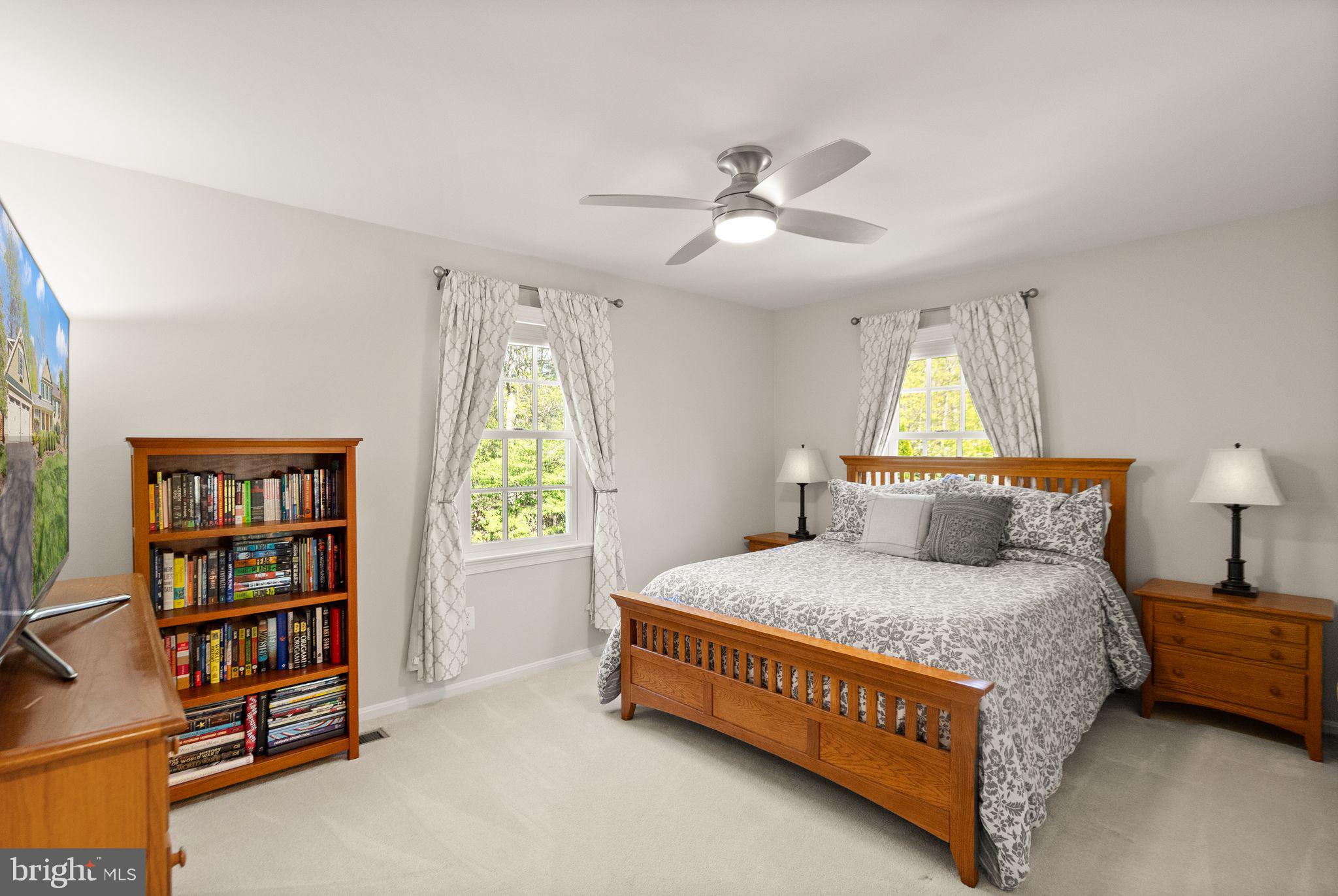11809 Wayland Street Oakton, VA 22124 - Photo 44 of 97 Secondary bedroom