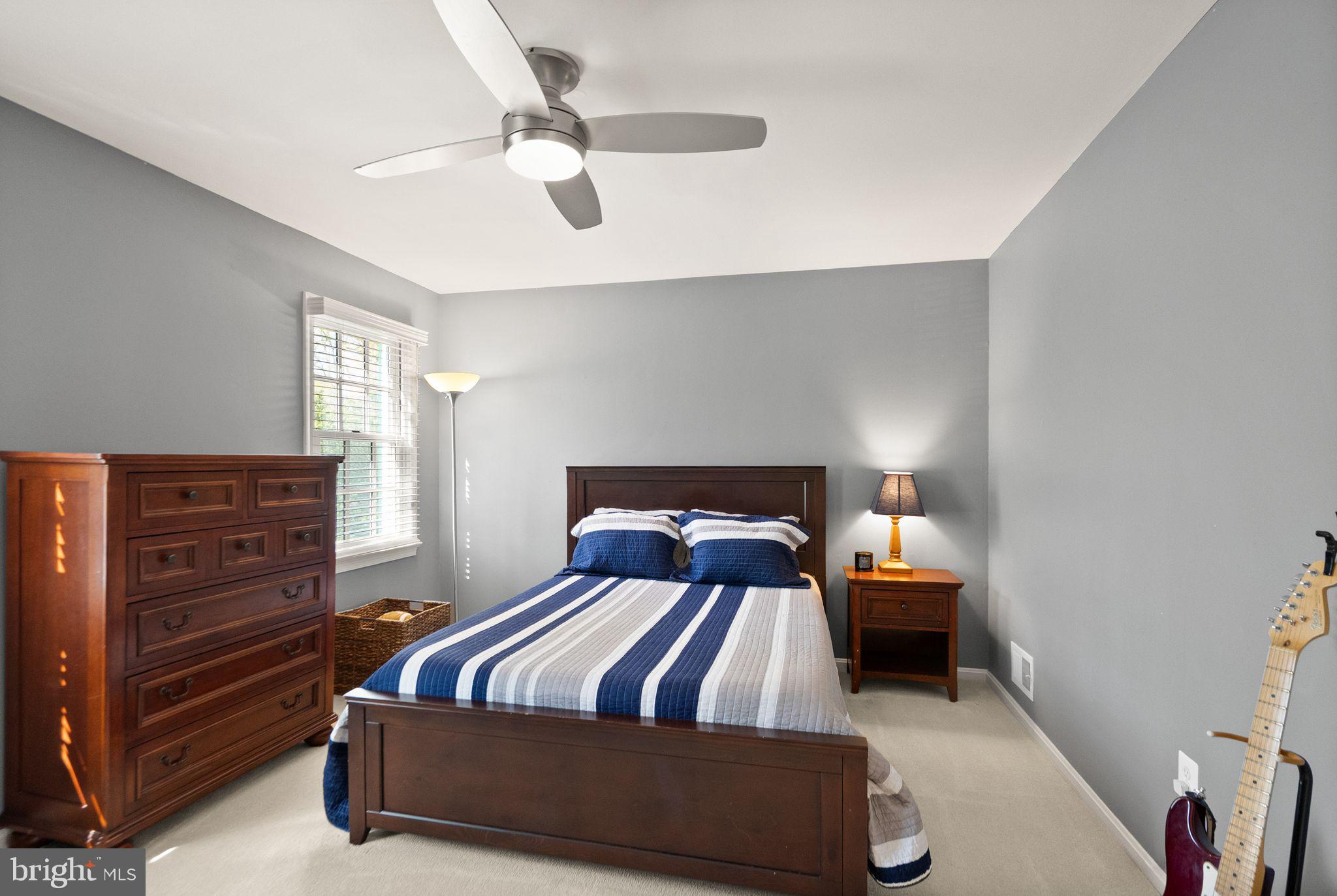 11809 Wayland Street Oakton, VA 22124 - Photo 46 of 97 Secondary bedroom