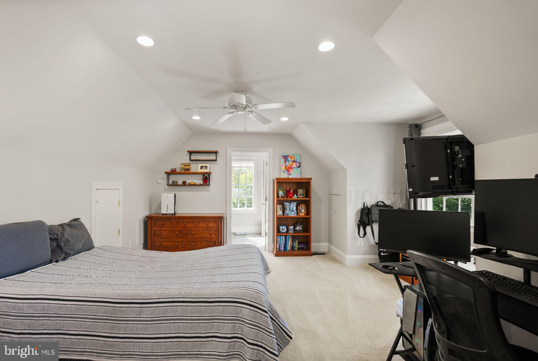 11809 Wayland Street Oakton, VA 22124 - Photo 59 of 97 Bonus bedroom